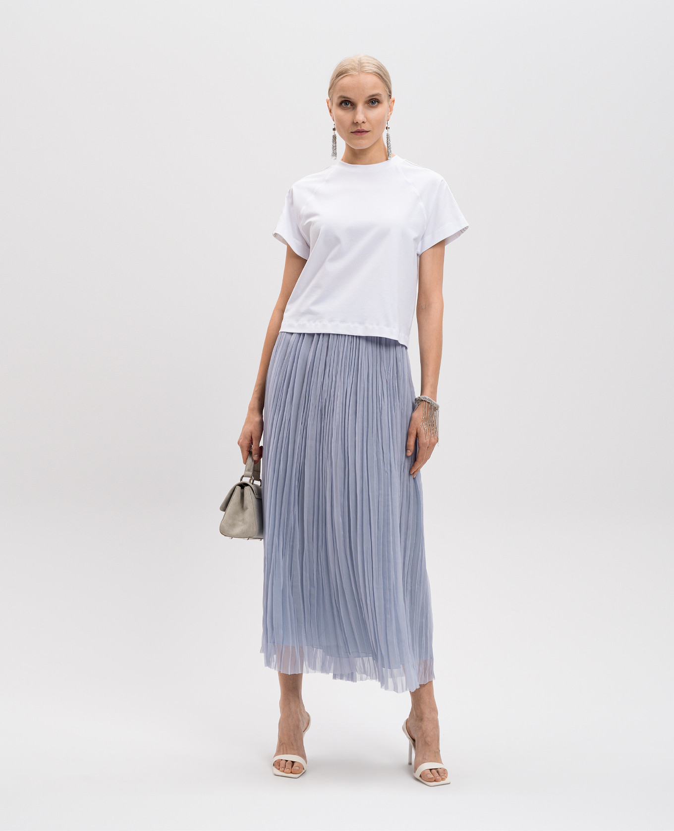 

White T-shirt with a monil chain Peserico