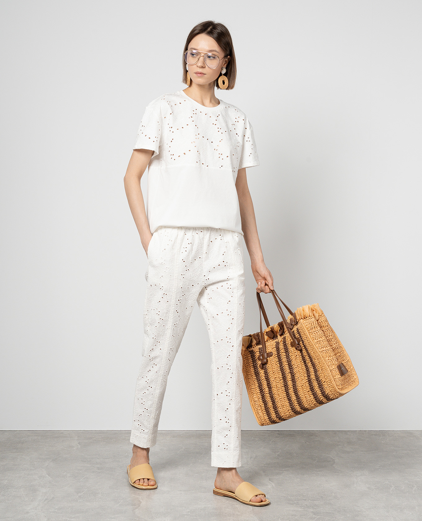 

White t-shirt with embroidery Twinset