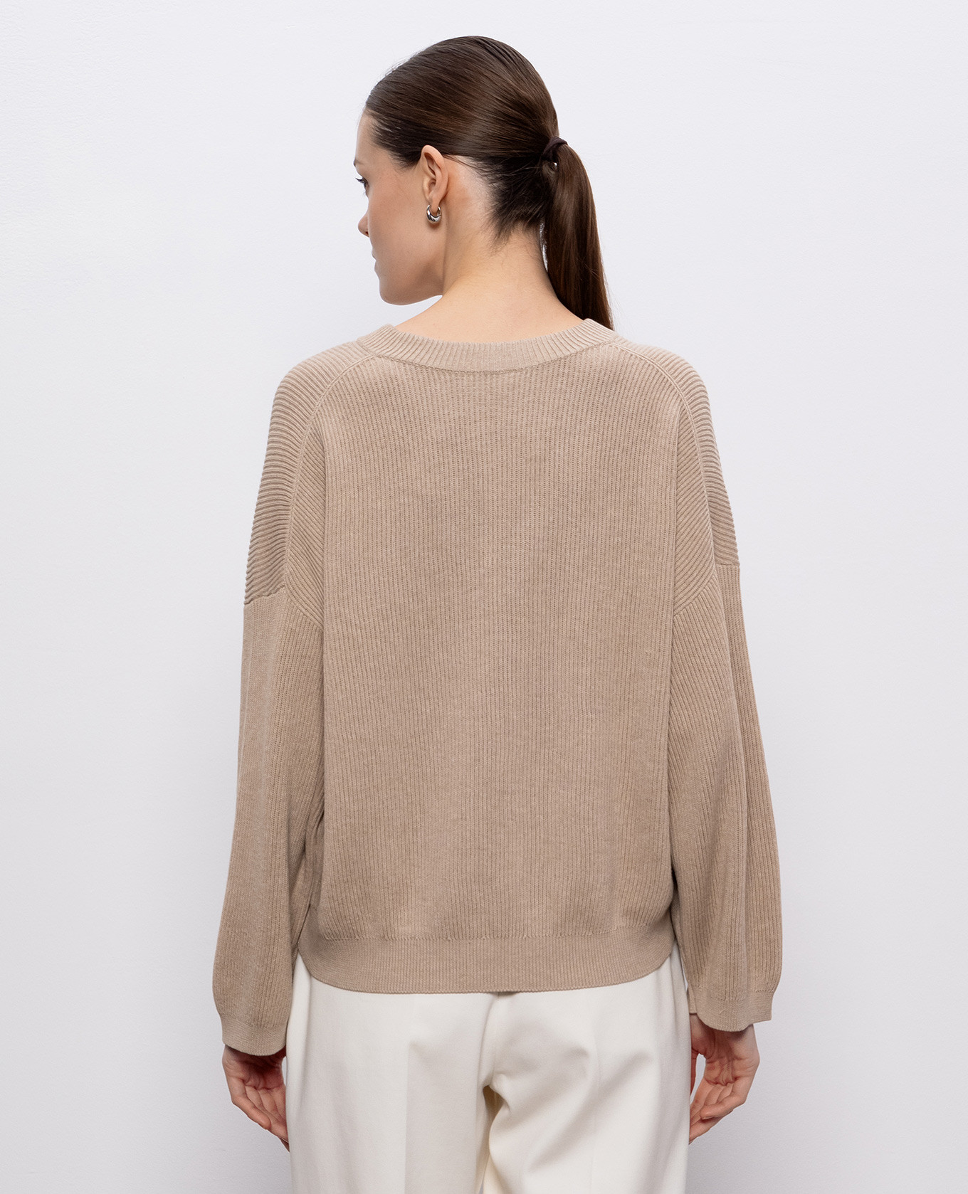 

Beige ribbed pullover with monil chain Brunello Cucinelli