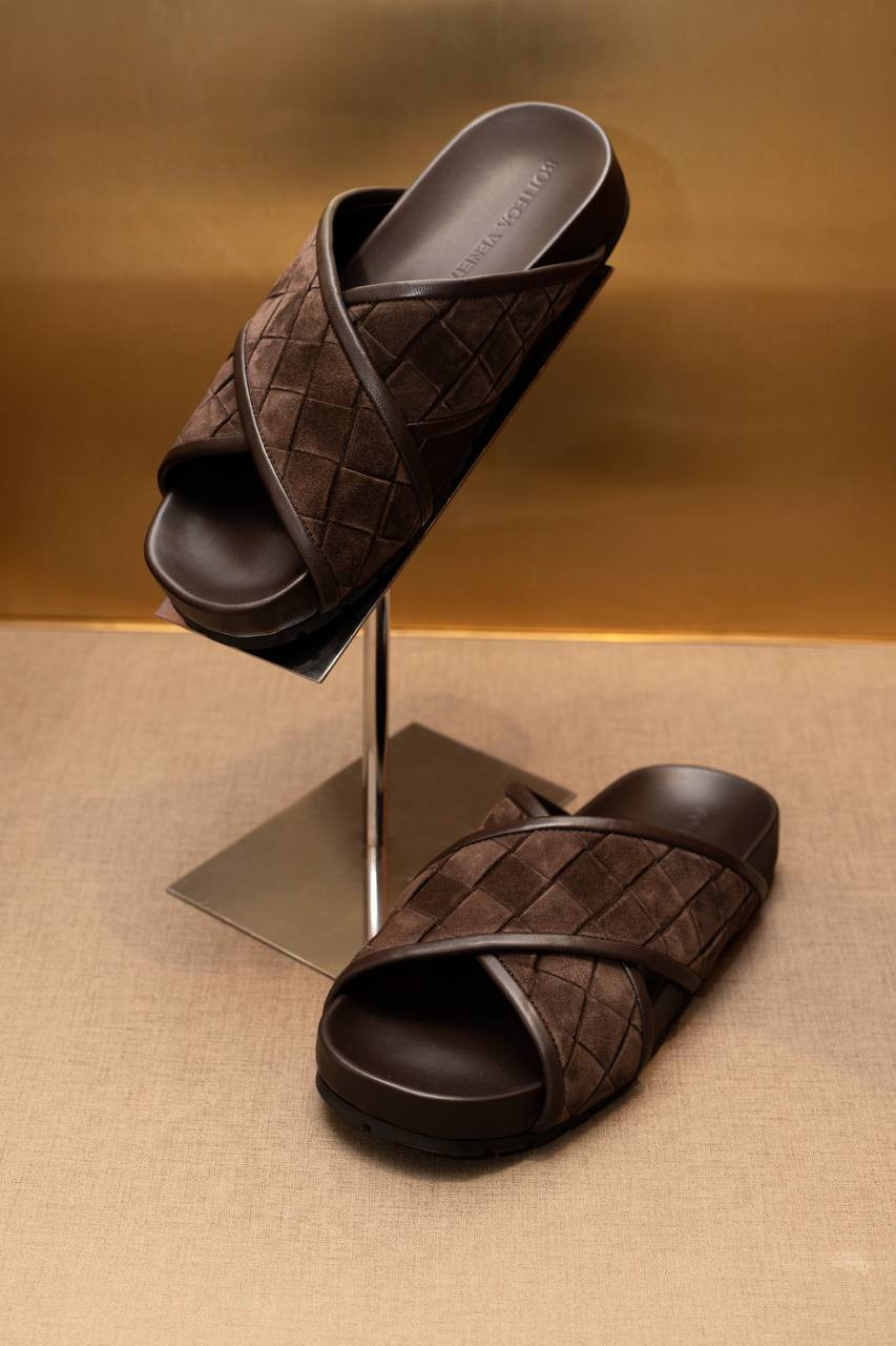 

Tarik Brown Weave Suede Flip Flops Bottega Veneta