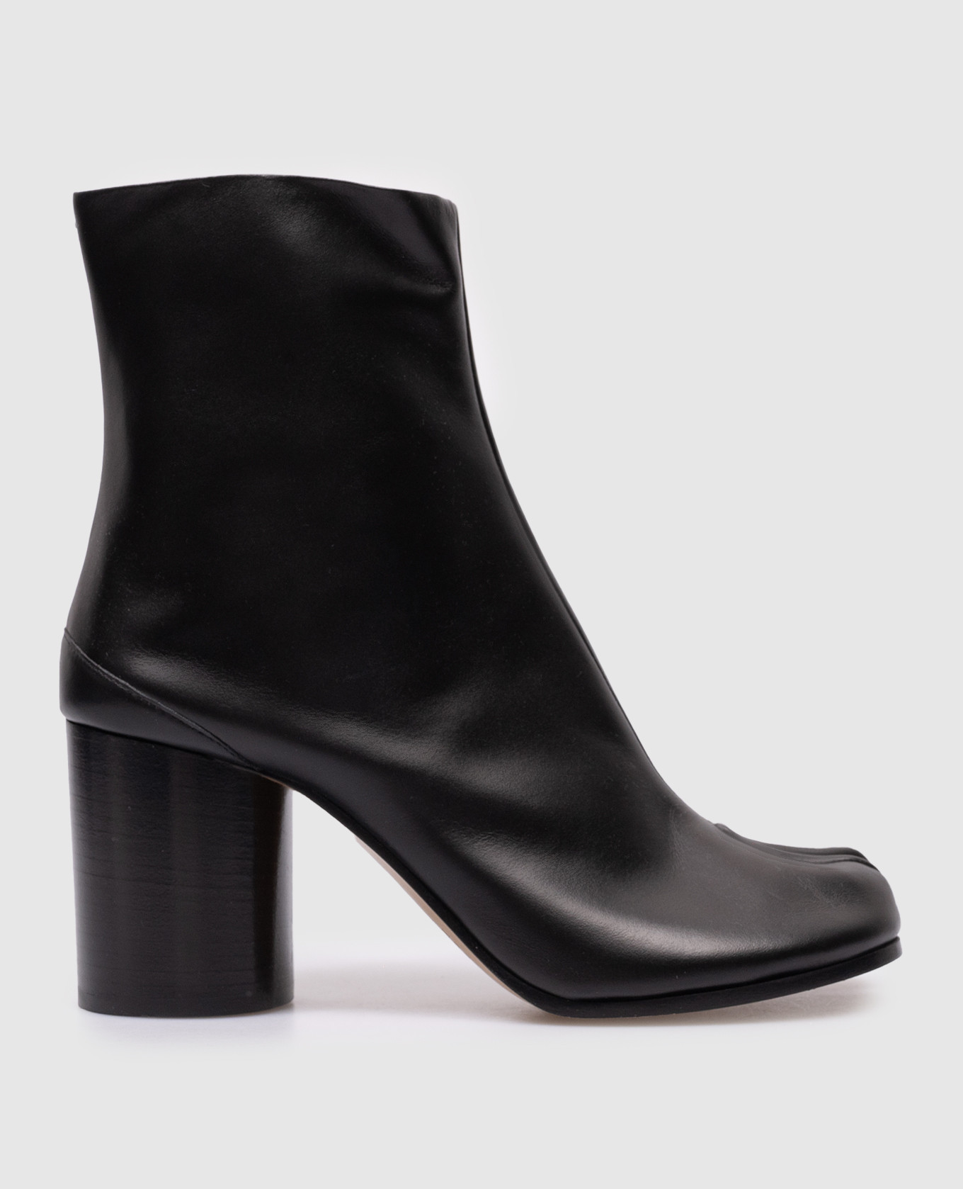 

Tabii black leather ankle boots Maison Margiela