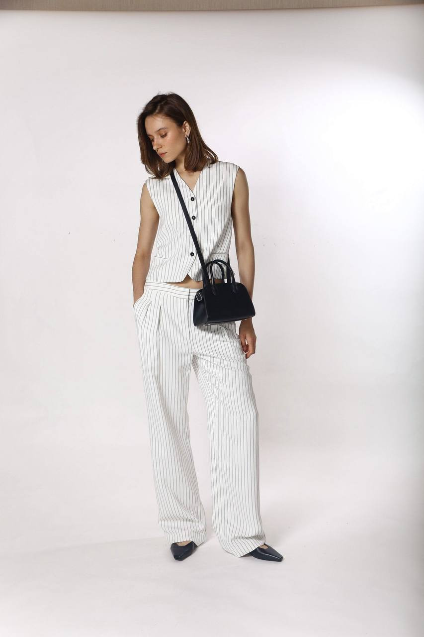 

White VANUA vest with striped linen Lou Lou Studio
