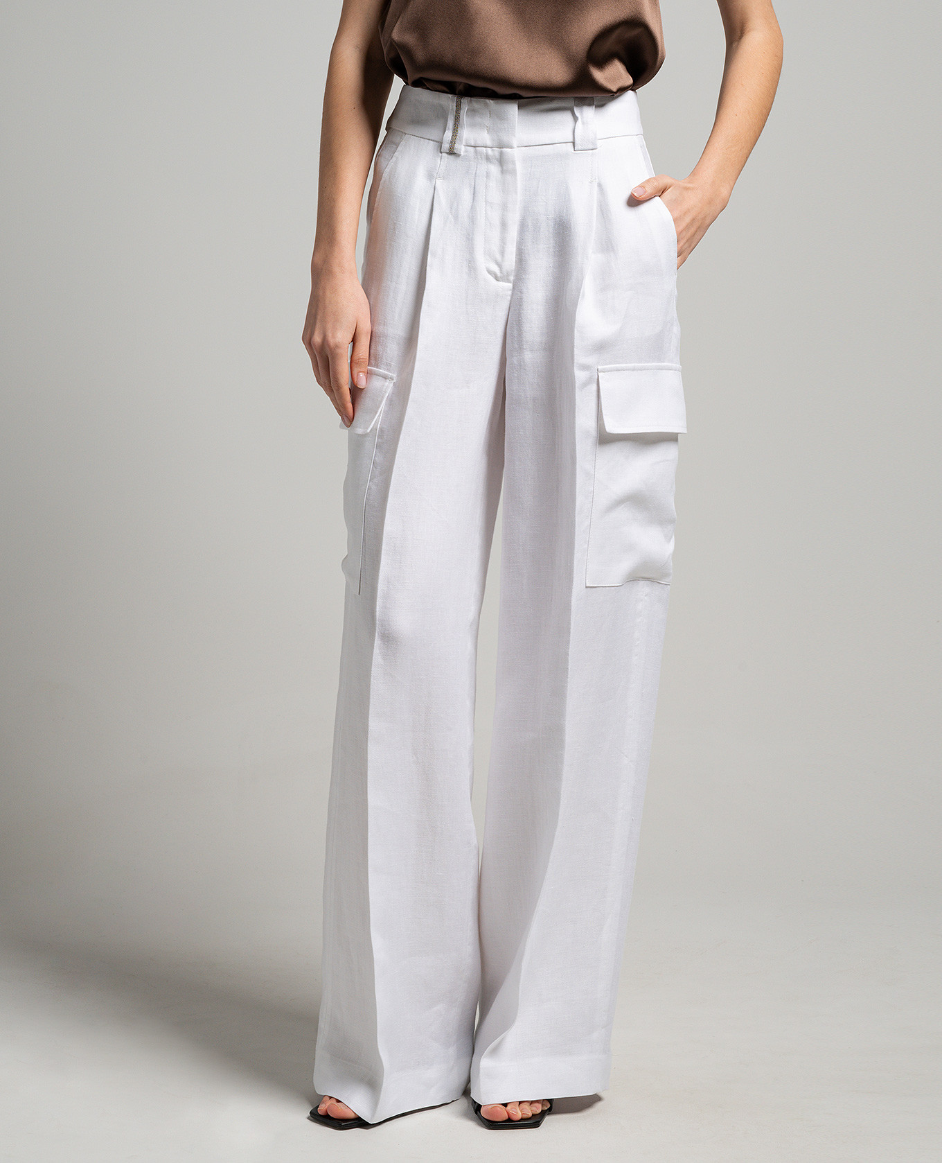 

White linen cargo pants with monil chain Peserico