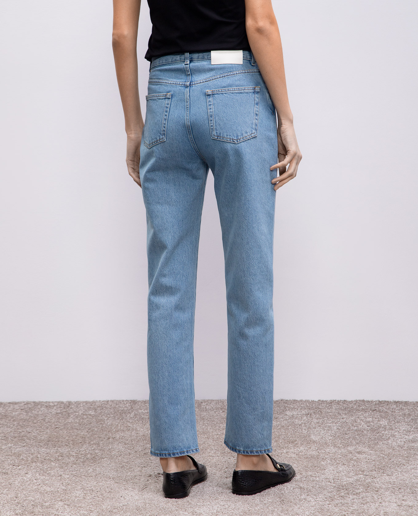 Blue WULAR jeans with logo patch Lou Lou Studio 4