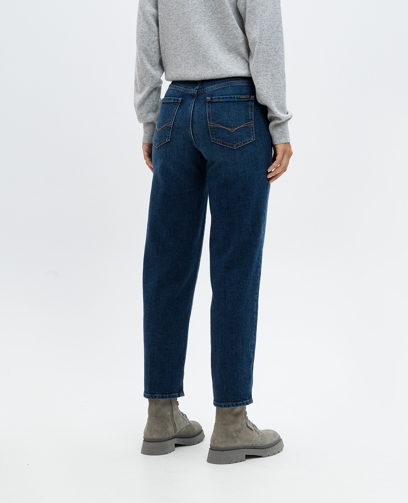 

Blue jeans with logo patch Peserico
