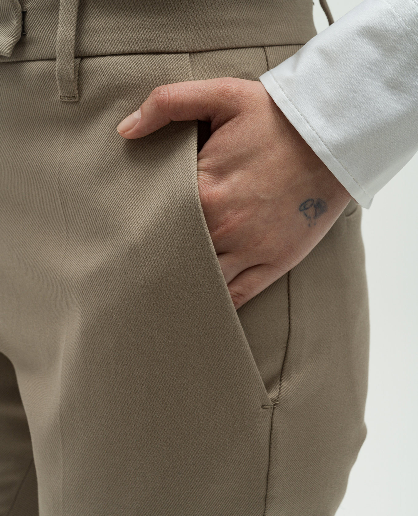 Beige pants with monil chain Brunello Cucinelli 5