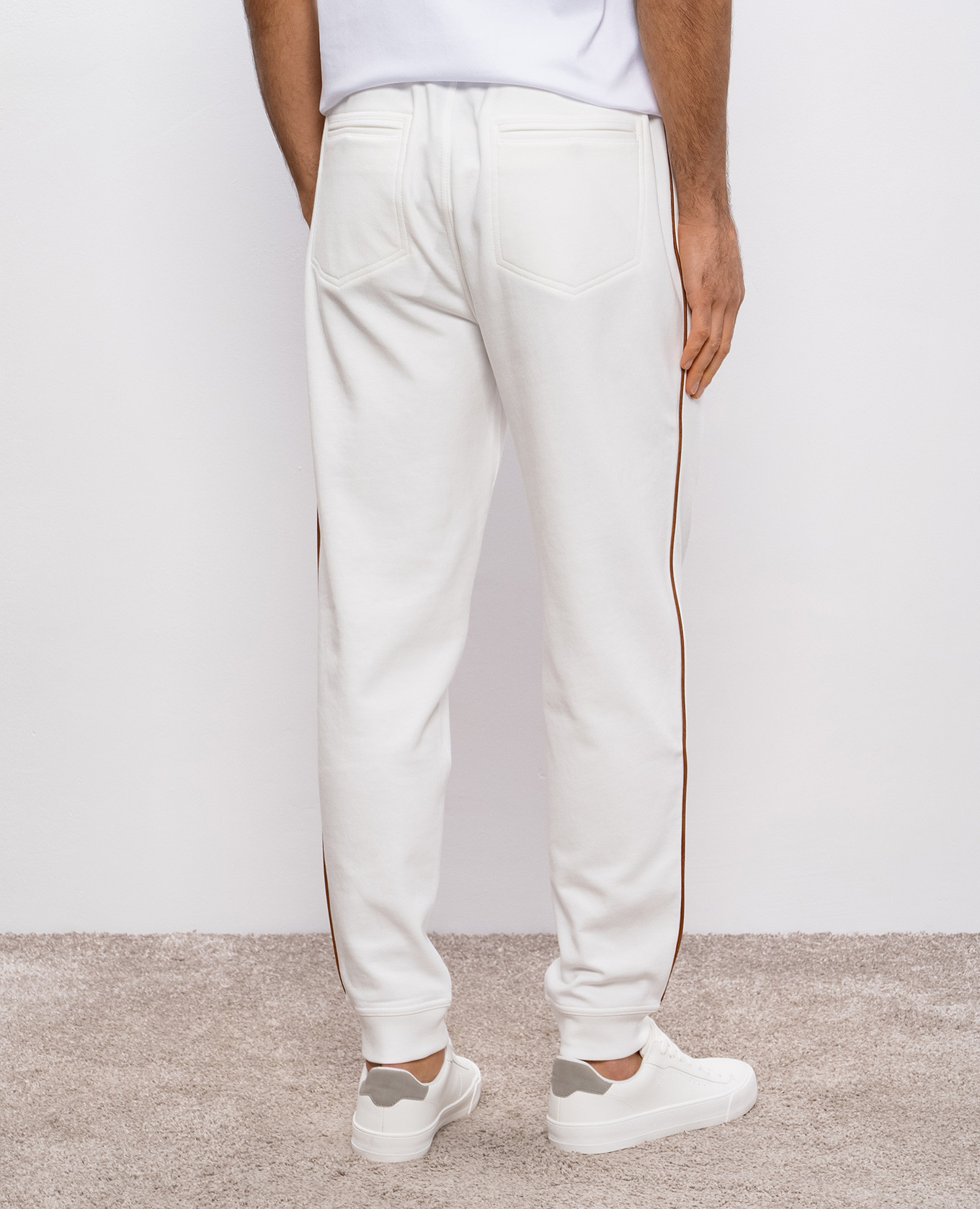 

White sweatpants with contrast piping Brunello Cucinelli