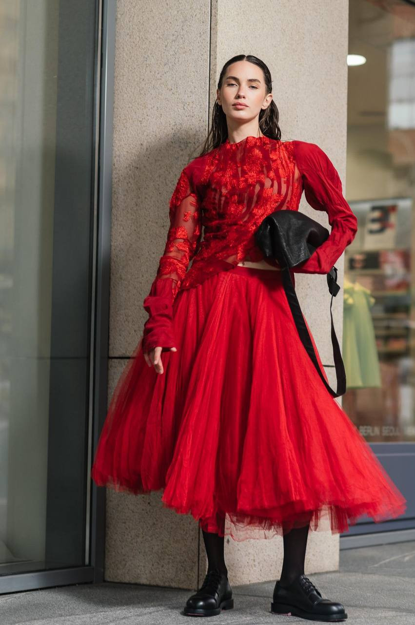 Red silk blouse with lace Marc Le Bihan 6
