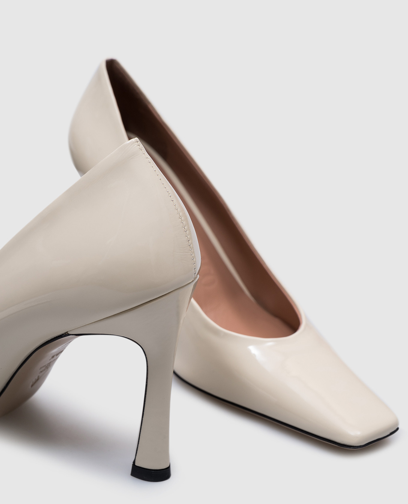 Beige patent leather shoes Juno The Attico 5