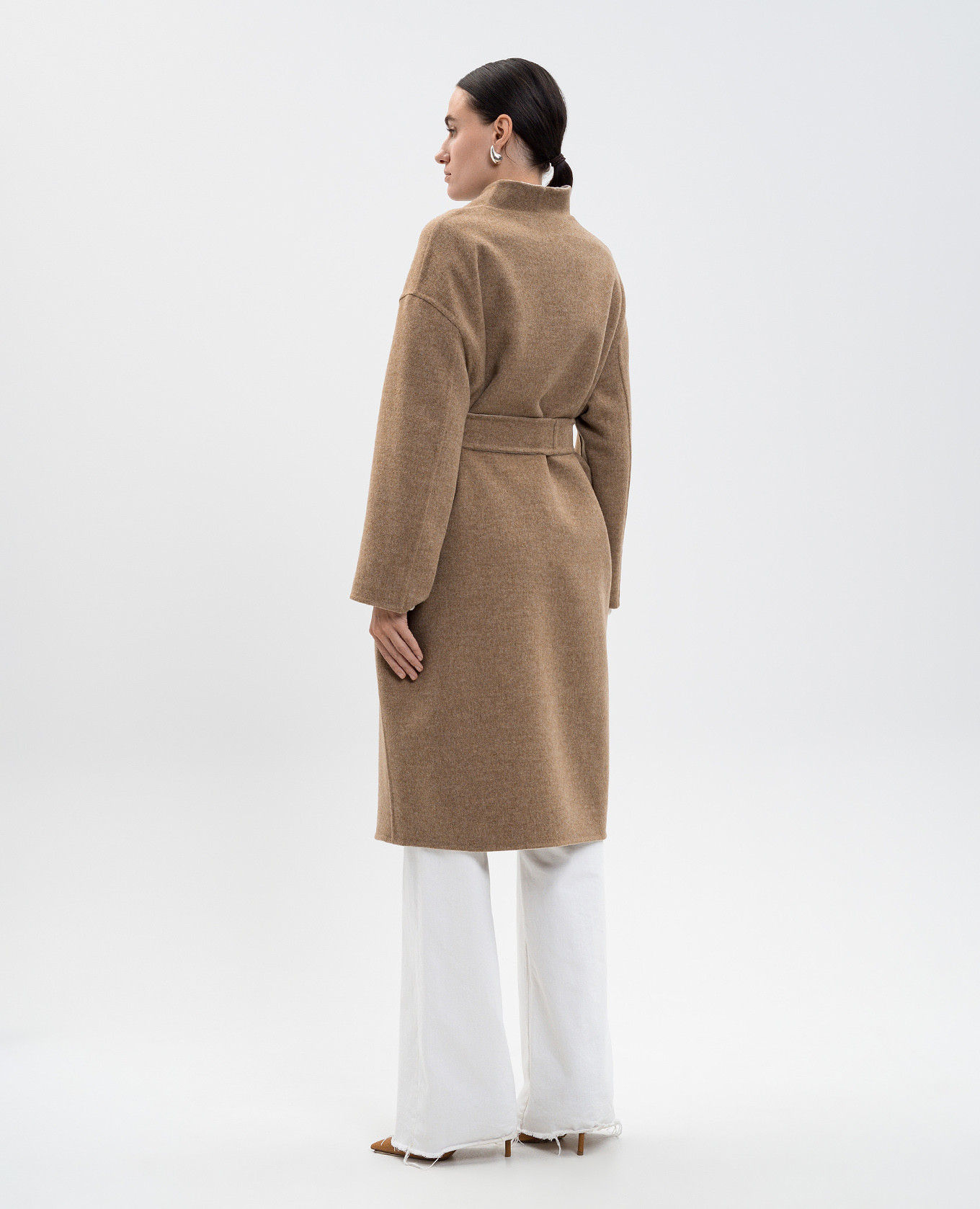 

Beige wool coat with a smell Heresis