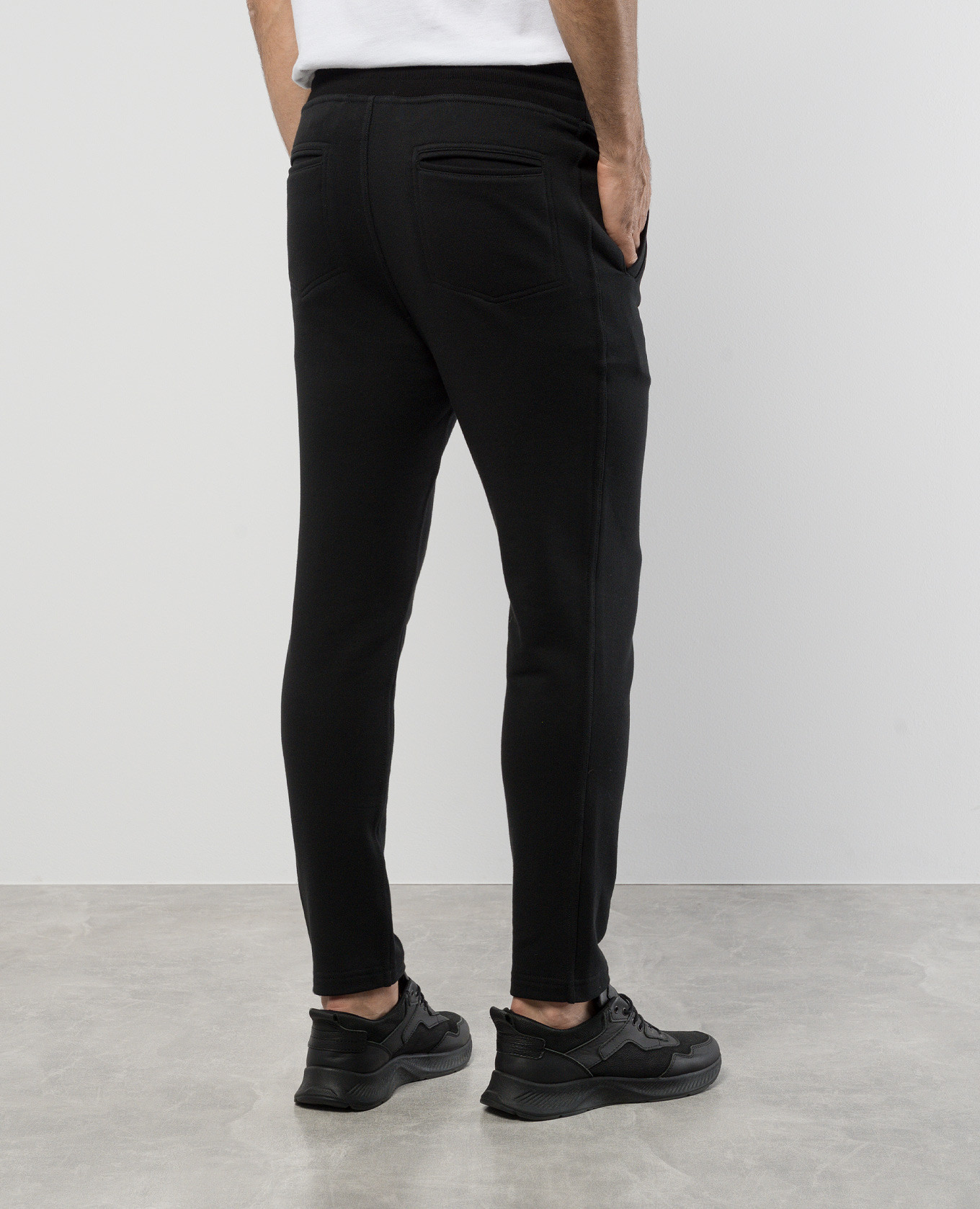 Black joggers Cashmere&Whiskey 4