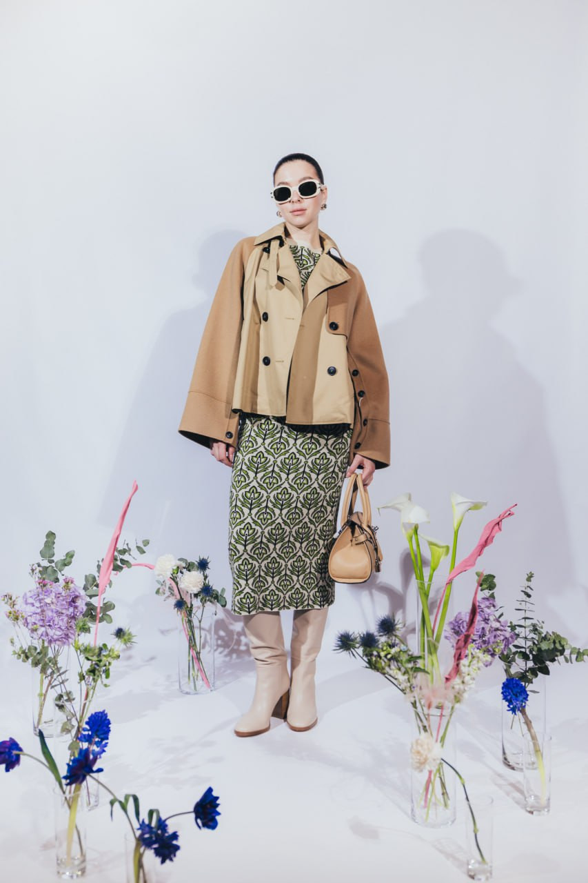 

Beige double-breasted jacket BAZAR with camel wool Max Mara Weekend