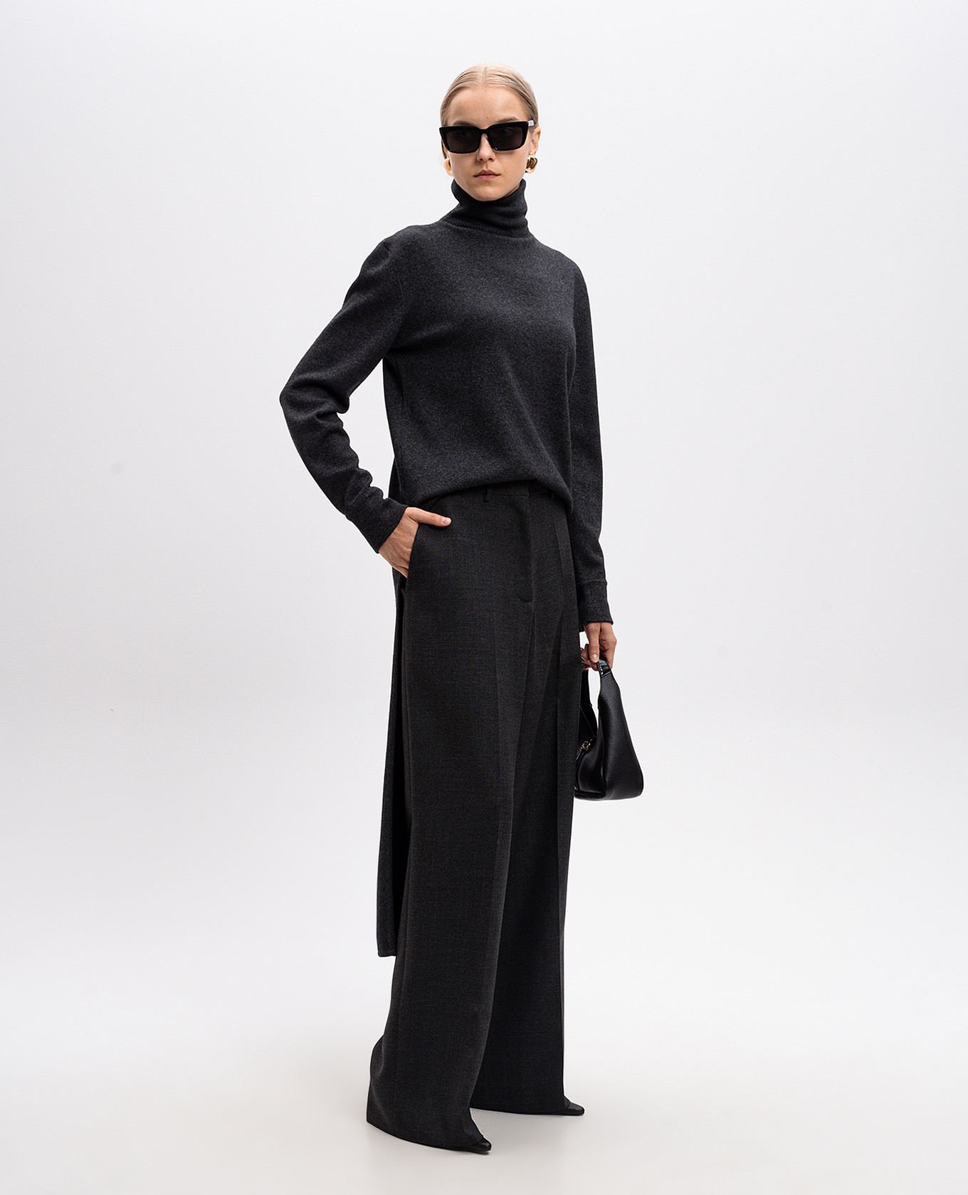 Gray pants made of wool Givenchy 2