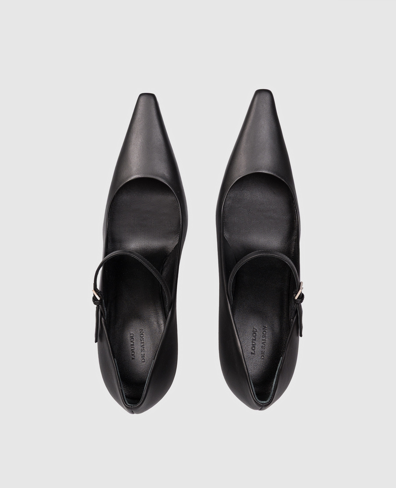 Black leather shoes CAREY Loulou de Saison 4