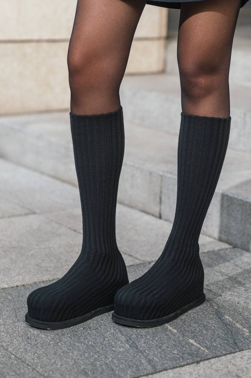 

Veneda black boots in wool Amina Muaddi