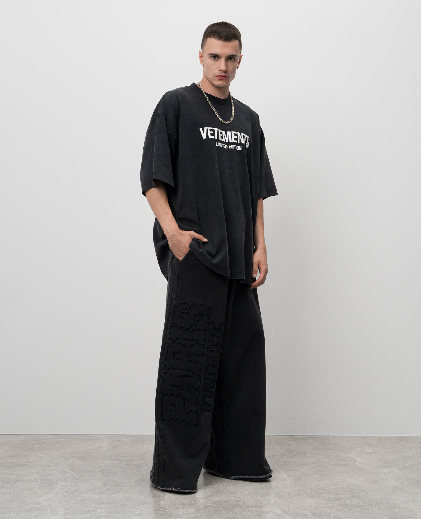 

Black pants with embroidery Vetements