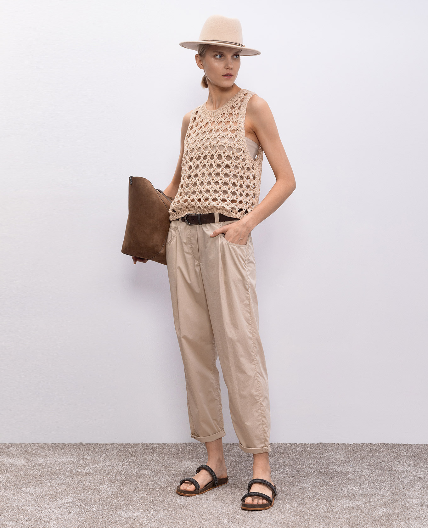 

Beige pants with a monil chain Brunello Cucinelli