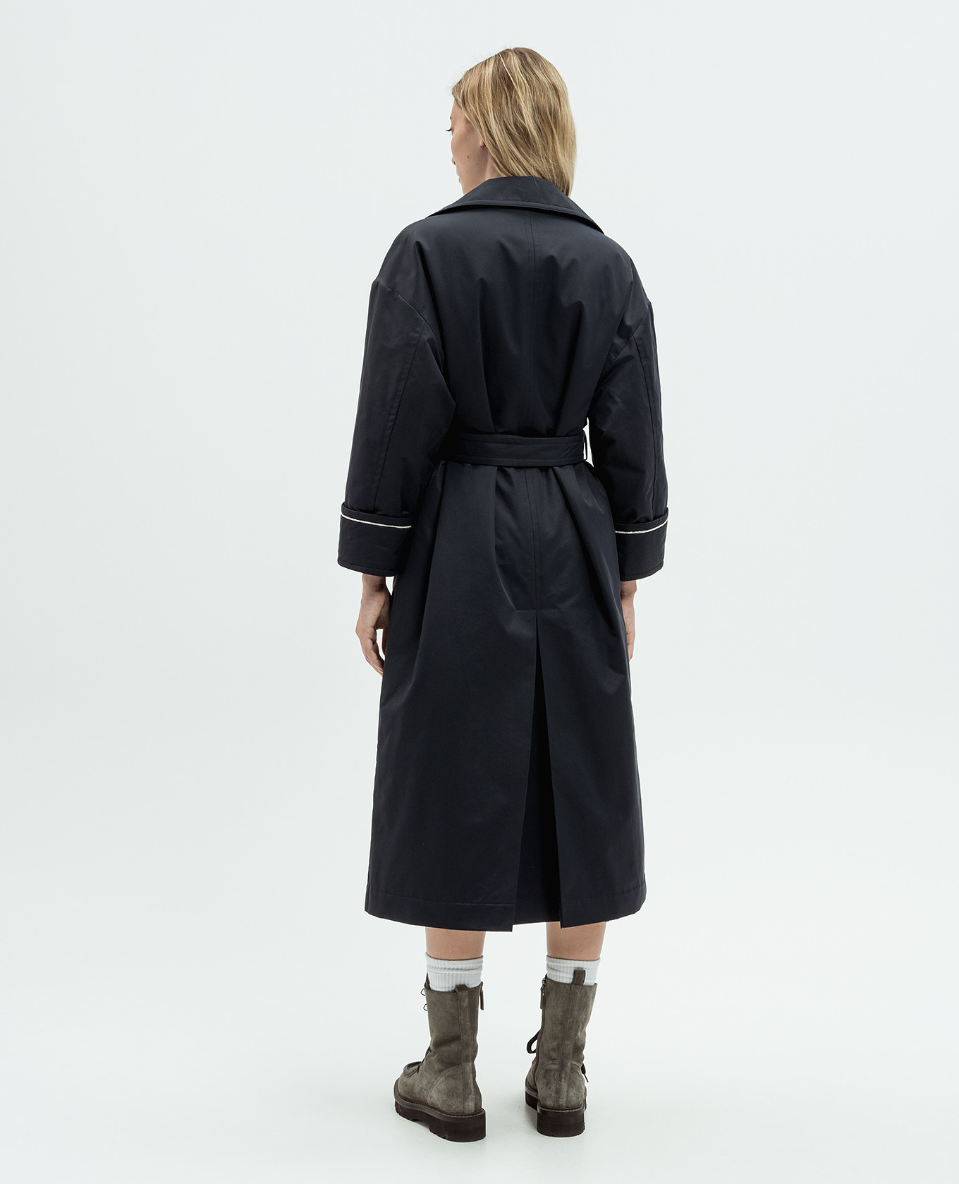 Blue double-breasted cloak with monil chain Peserico 4