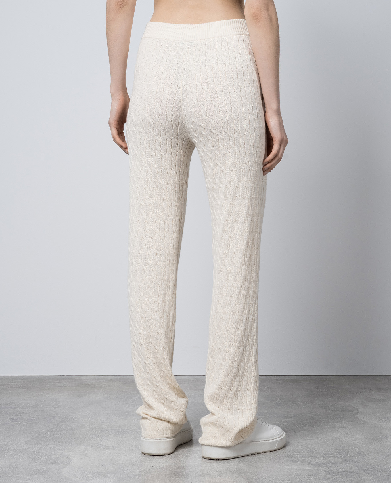 Beige pants in a textured pattern Ballantyne 4