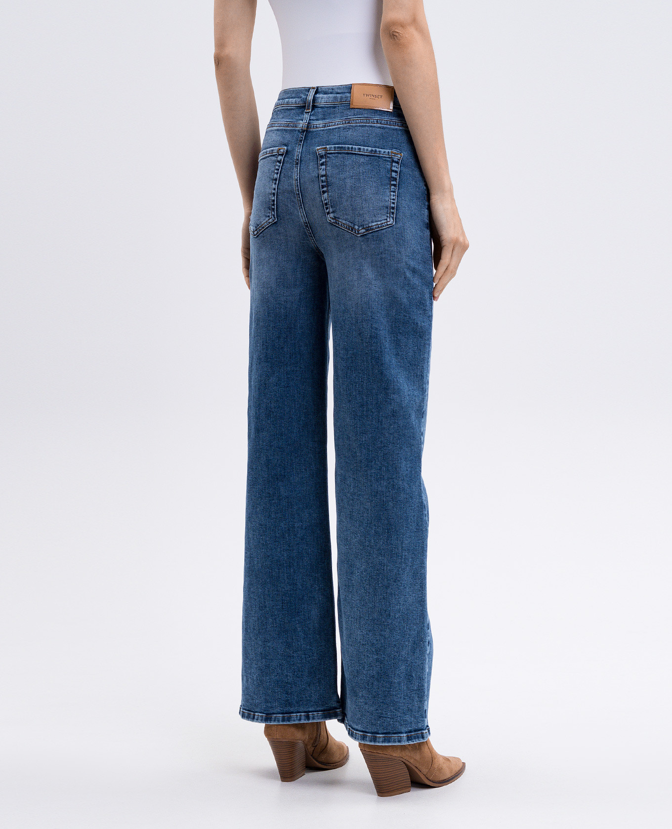 Blue flared jeans with a distressed effect Twinset 4
