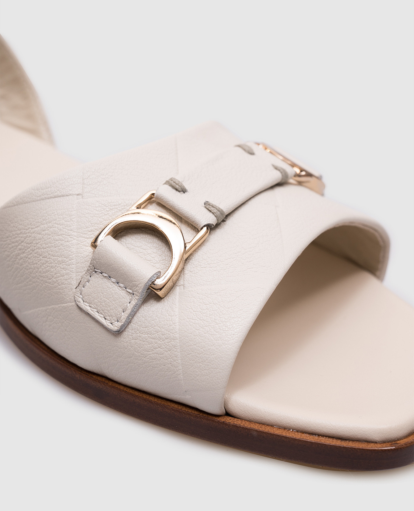 

Beige leather sandals Doucal's