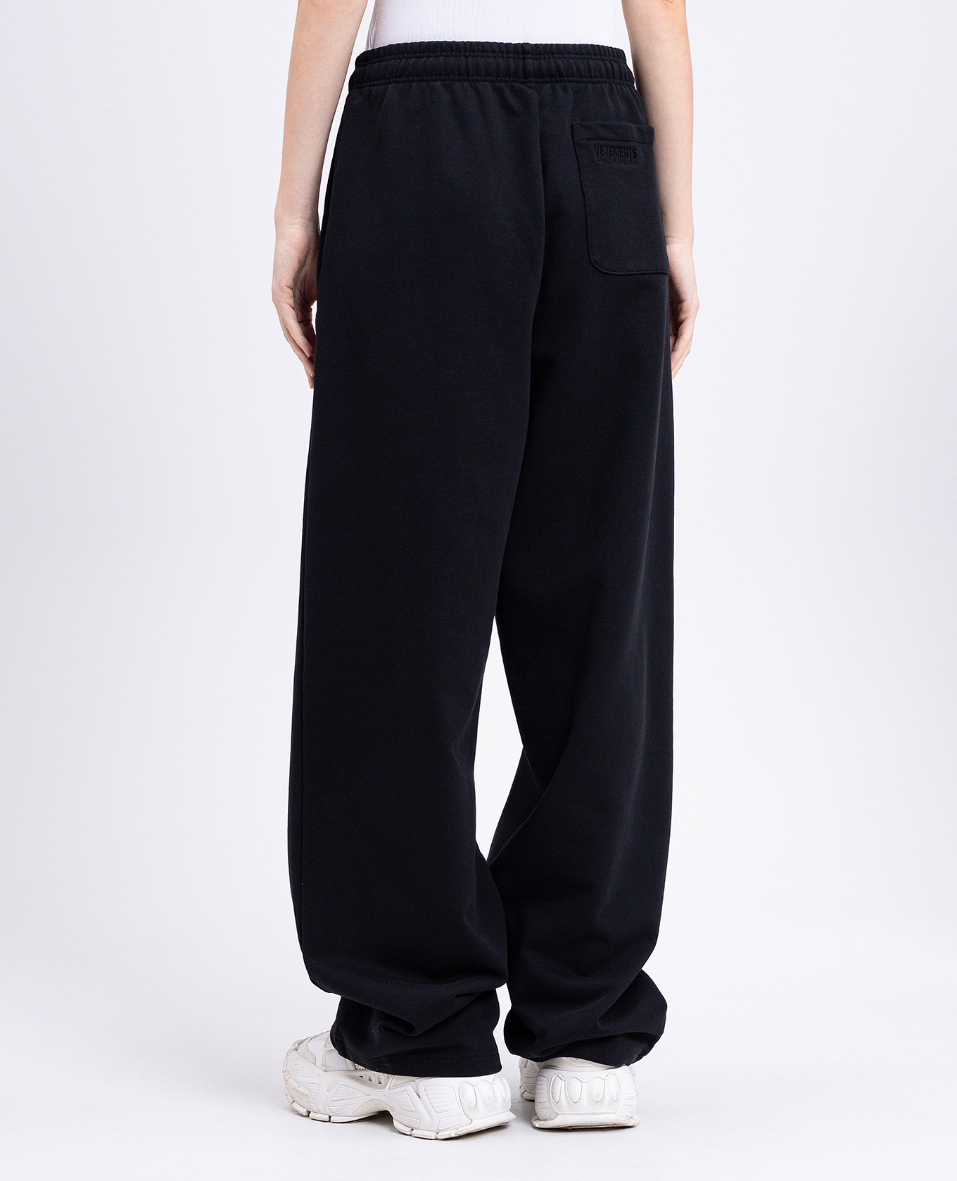 

Black sweatpants with logo embroidery Vetements