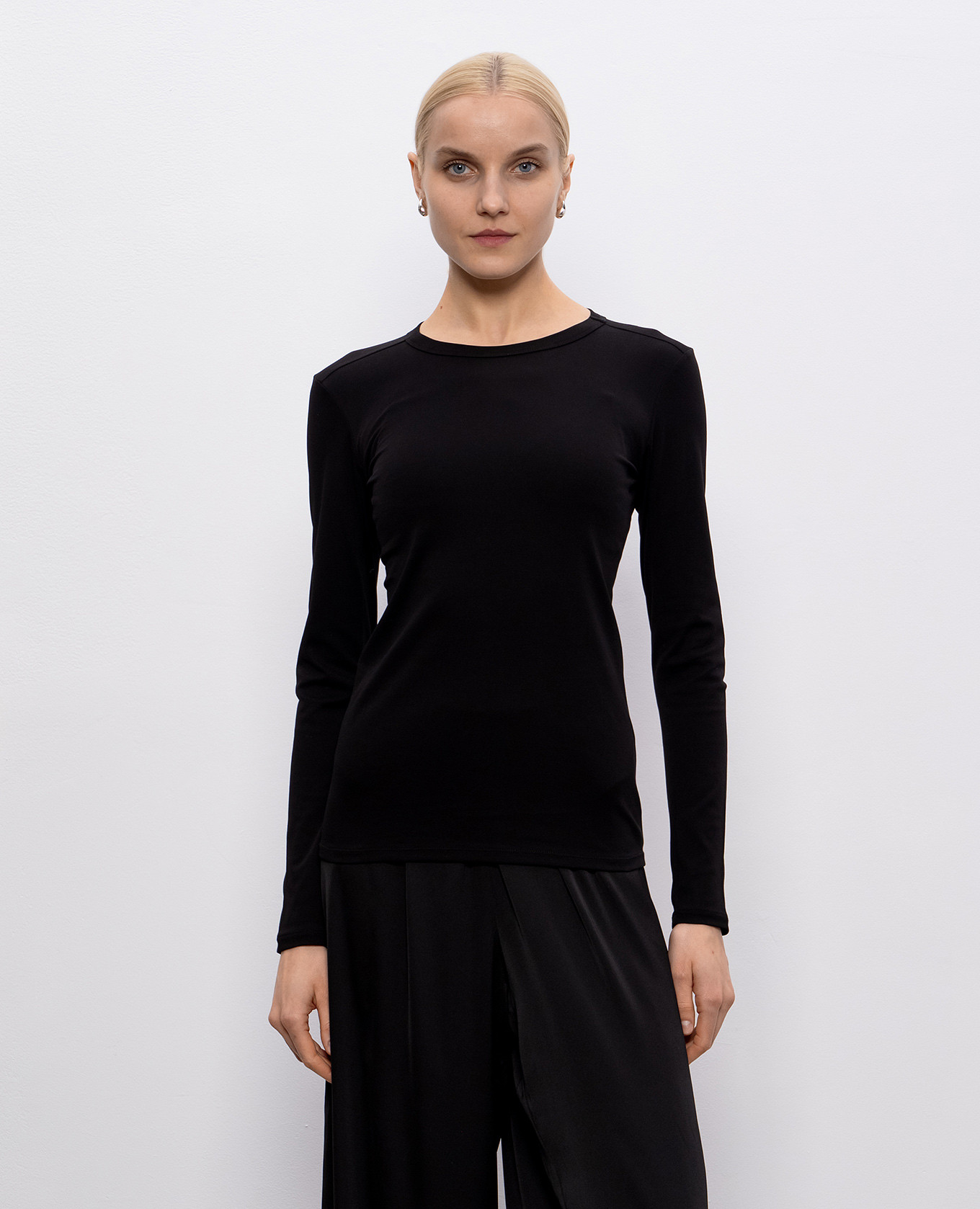 

Black longsleeve Intoca