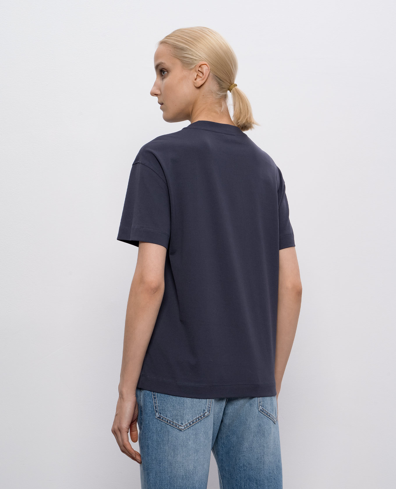 Blue T-shirt with a monil chain Brunello Cucinelli 4