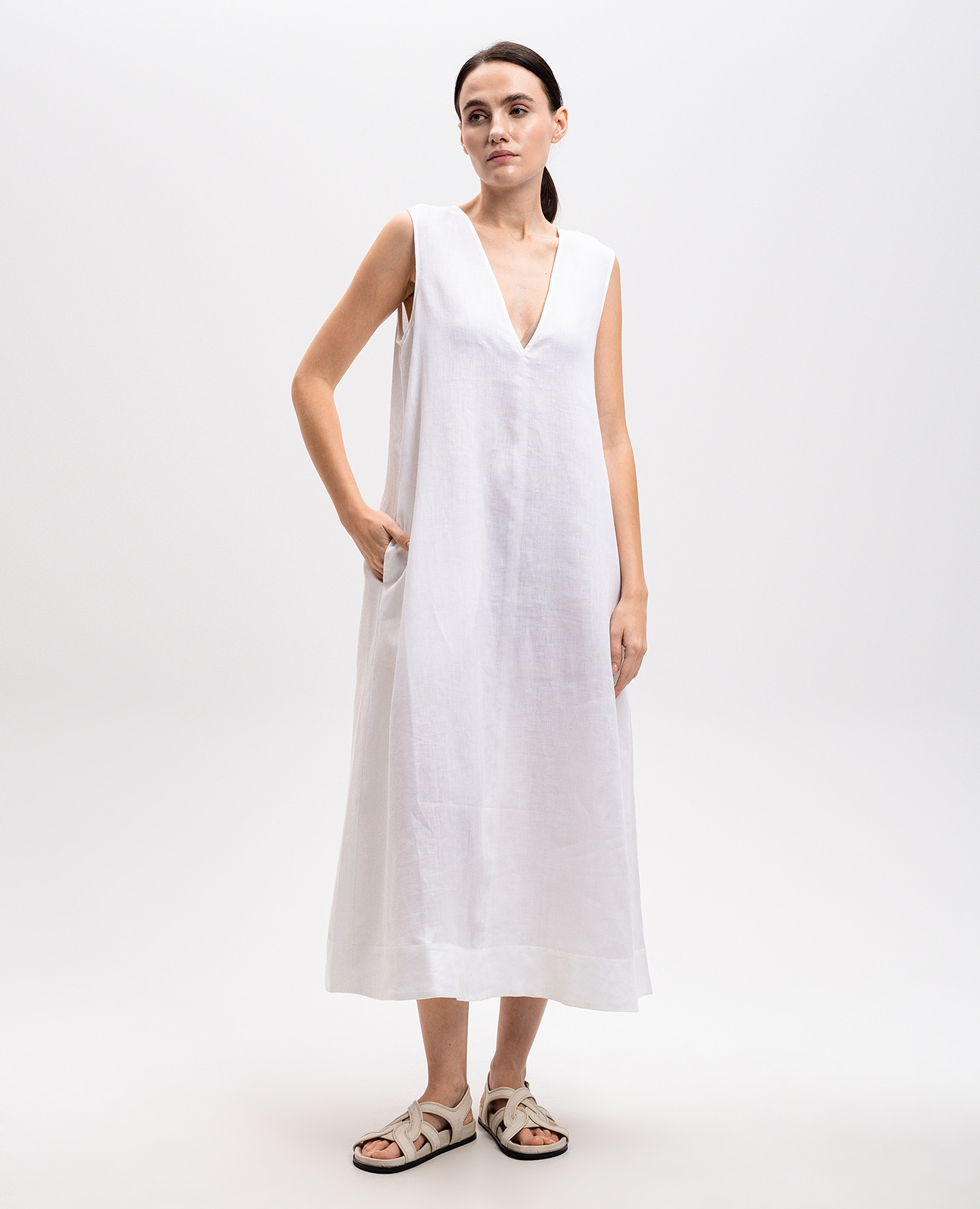White linen dress Nisha Asceno 2