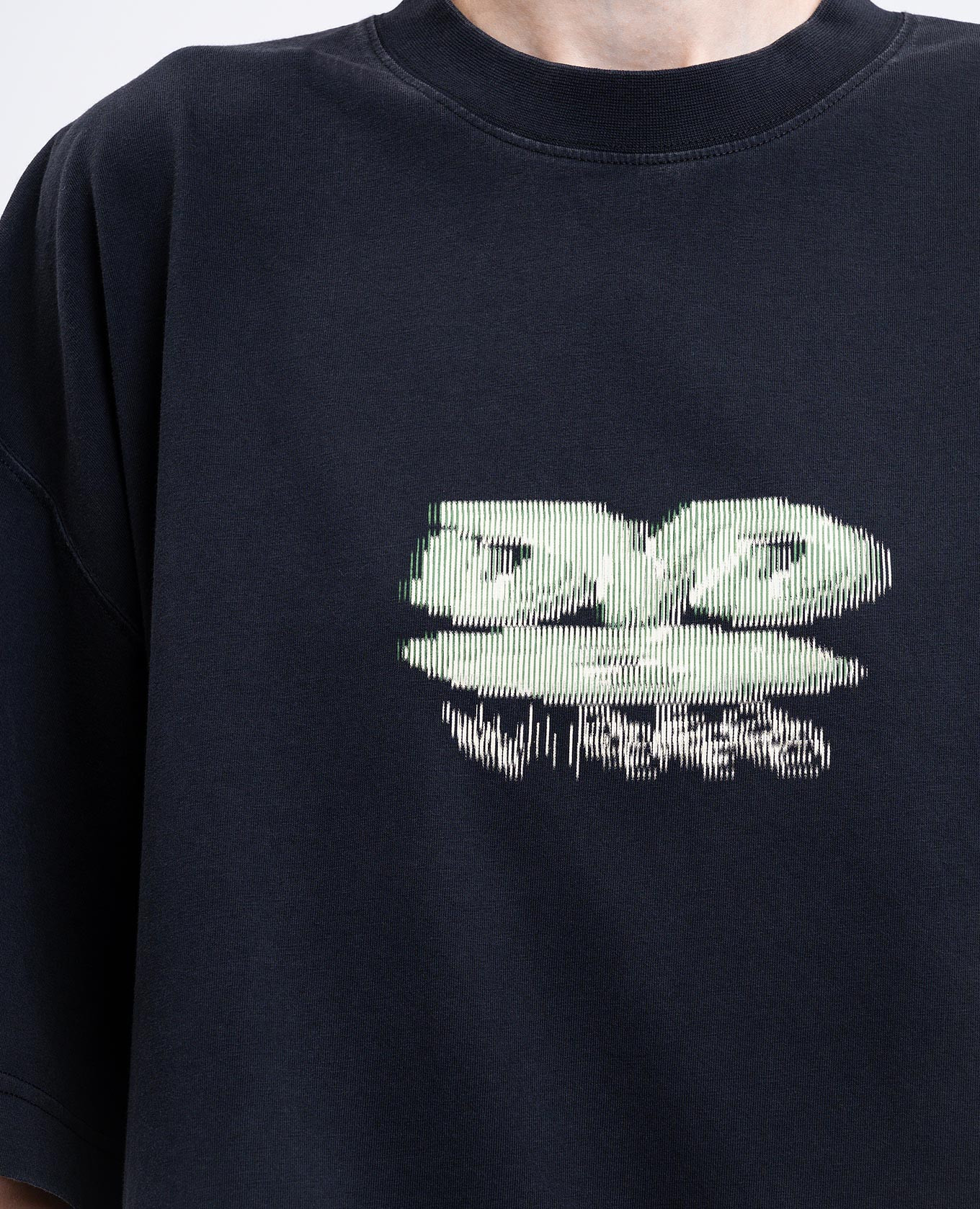 

Black loose-fitting T-shirt with print Vetements