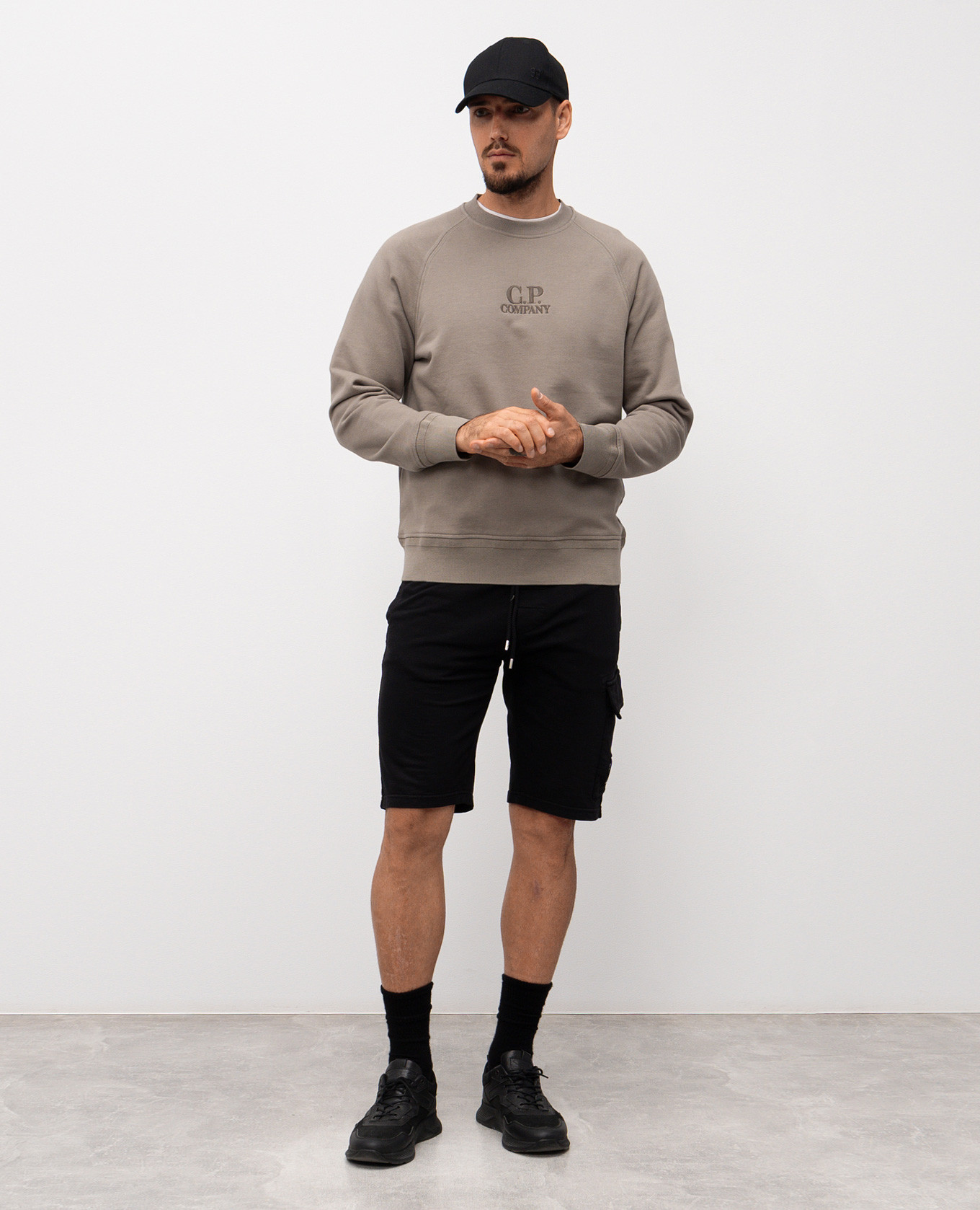 

Black cargo shorts with logo patch C.P. Company