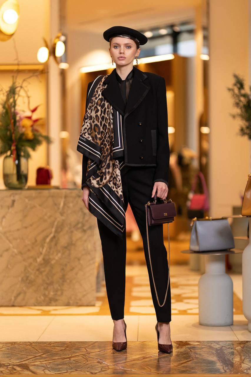 

Black double-breasted wool and silk jacket Dolce&Gabbana