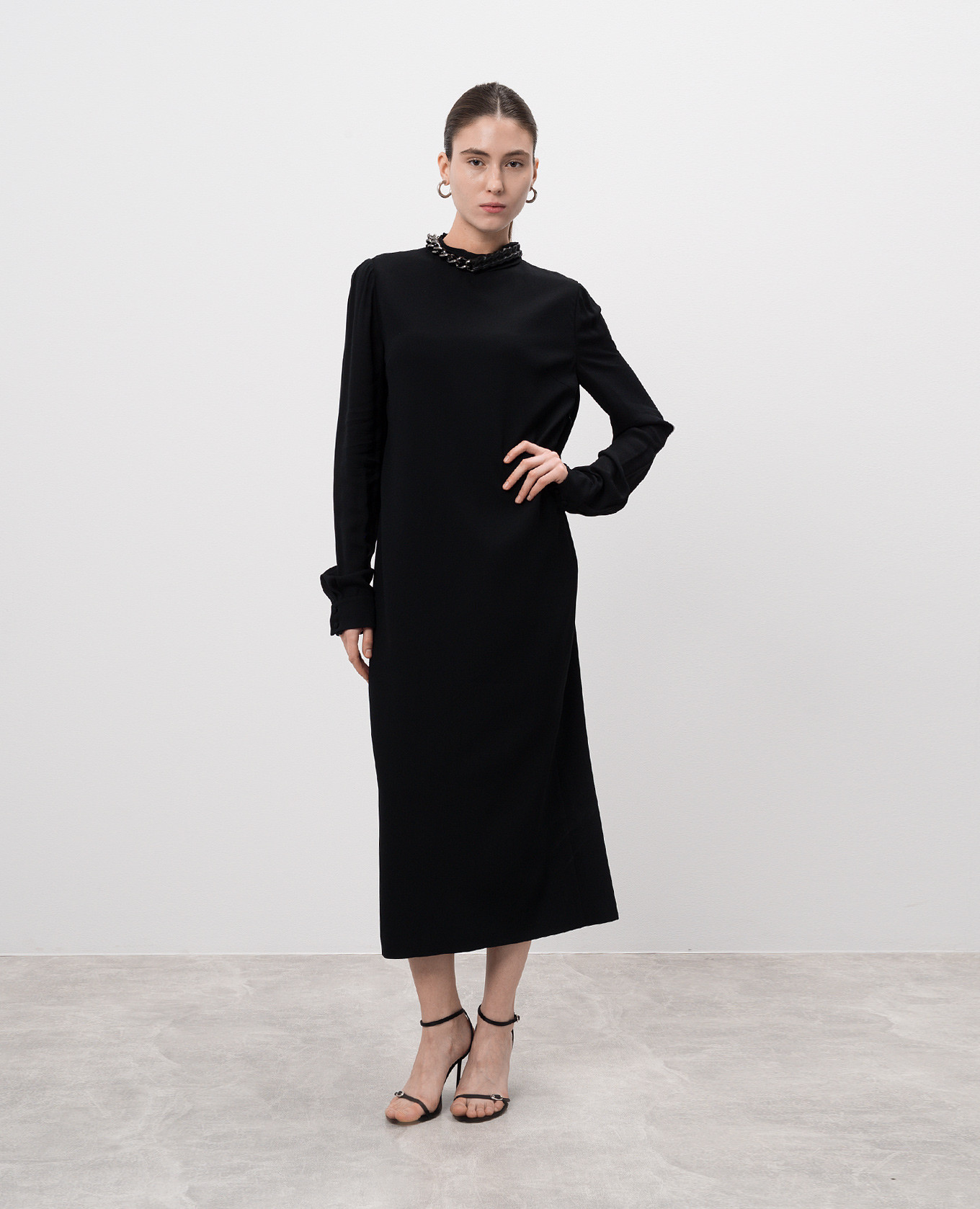 Black midi dress with necklace Tom Ford 2