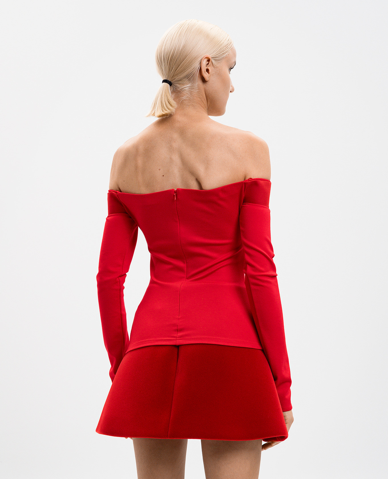 Red off-shoulder top David Koma 4