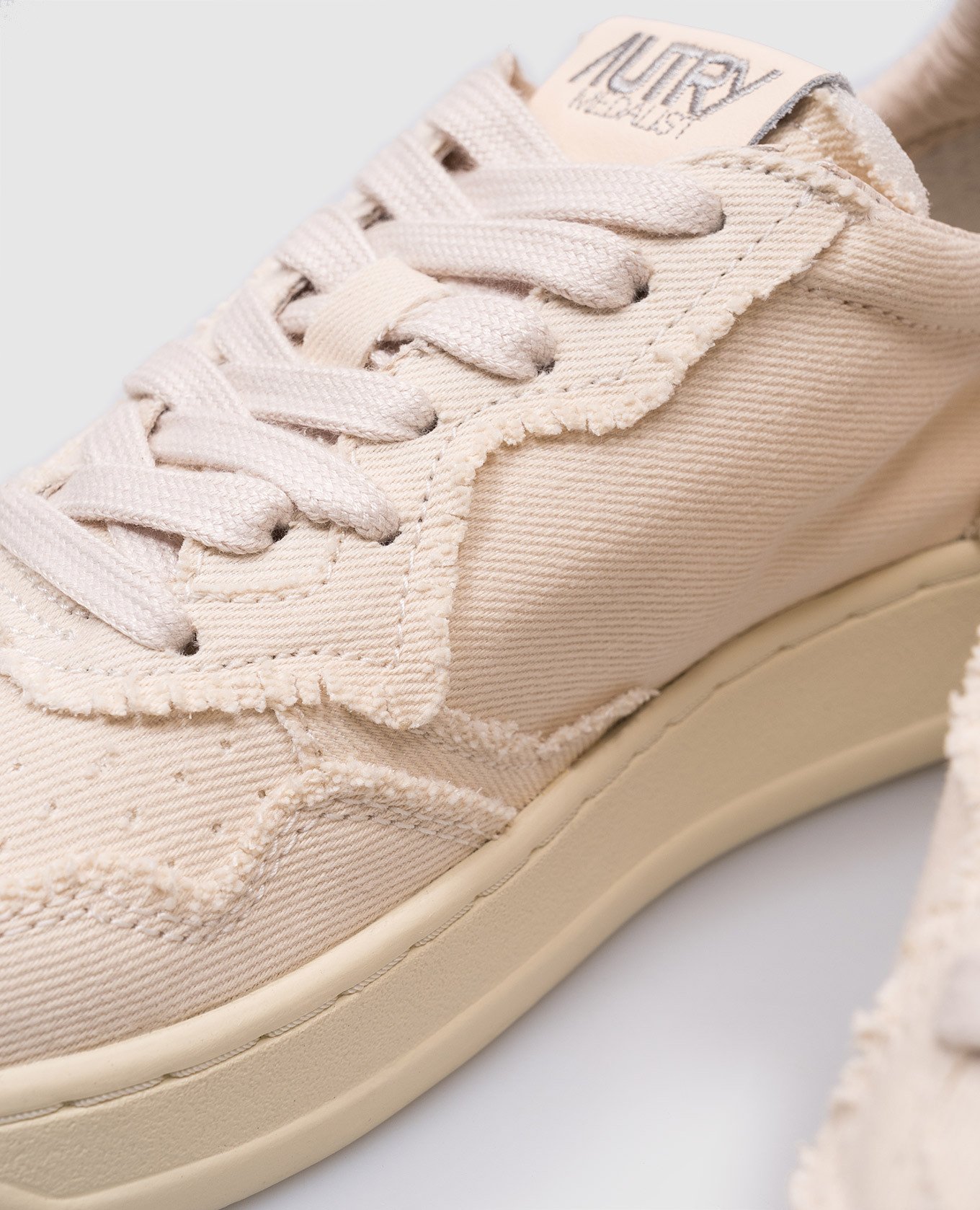 

Beige MEDALIST sneakers AUTRY