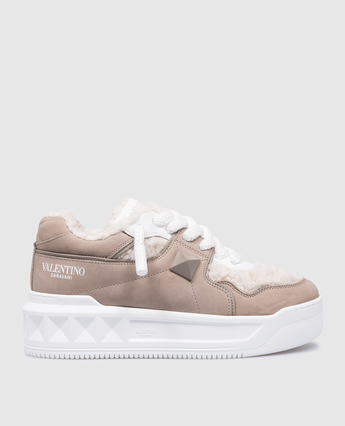 One stud xl beige leather sneakers valentino