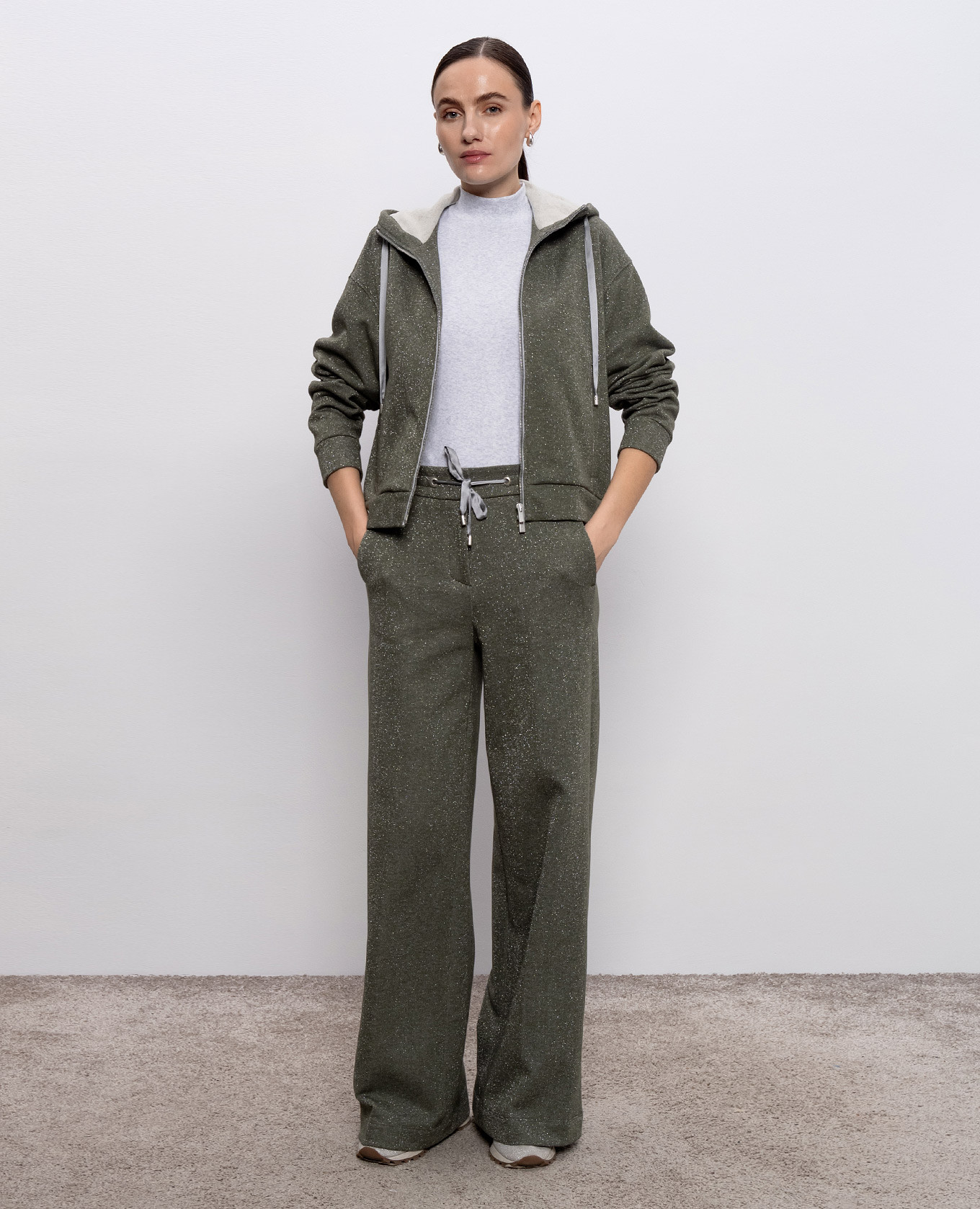 

Gray T-shirt with monil chain Peserico, Grey