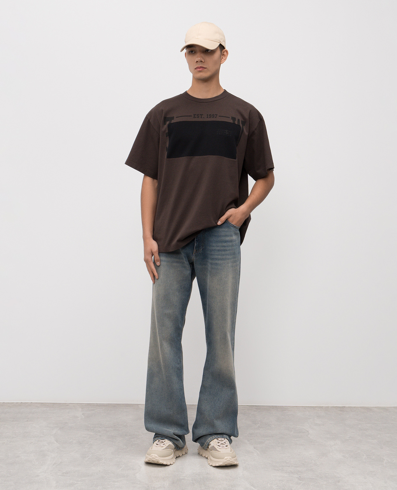 

Brown T-shirt with embroidered logo Maison Margiela MM6