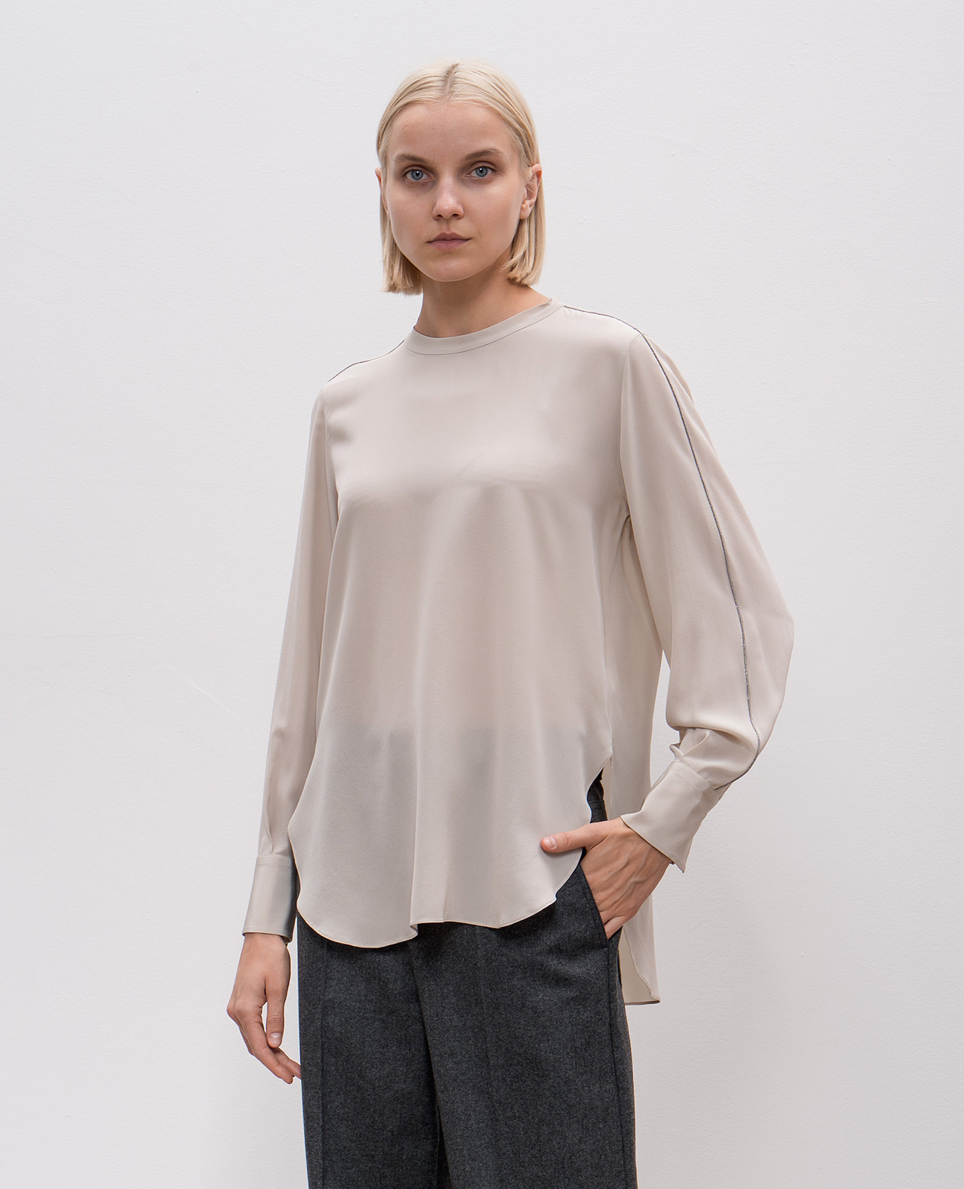 

Beige silk blouse with monil chain Brunello Cucinelli