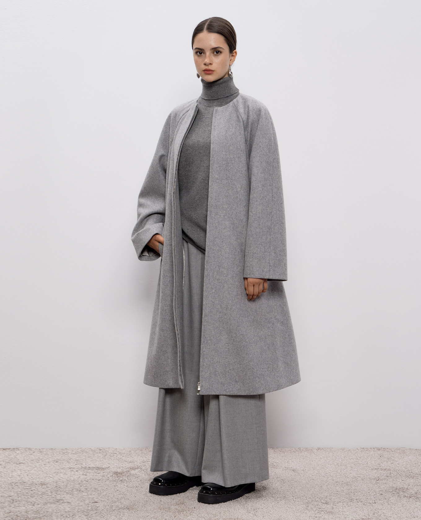 Gray wool coat Intoca 2