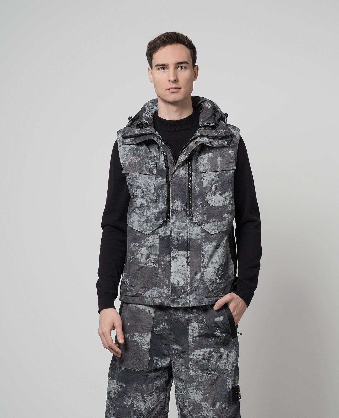 

Gray vest with logo patch Stone Island, Grey