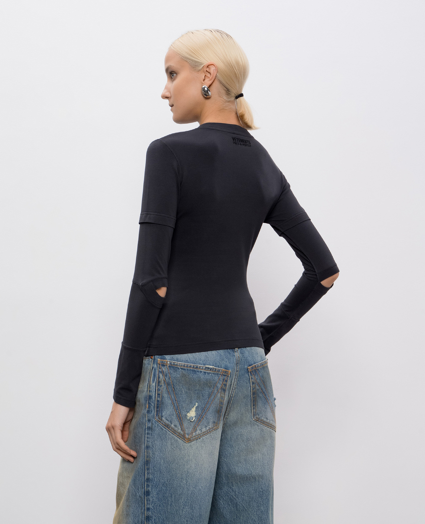 Black long sleeve with logo embroidery Vetements 4