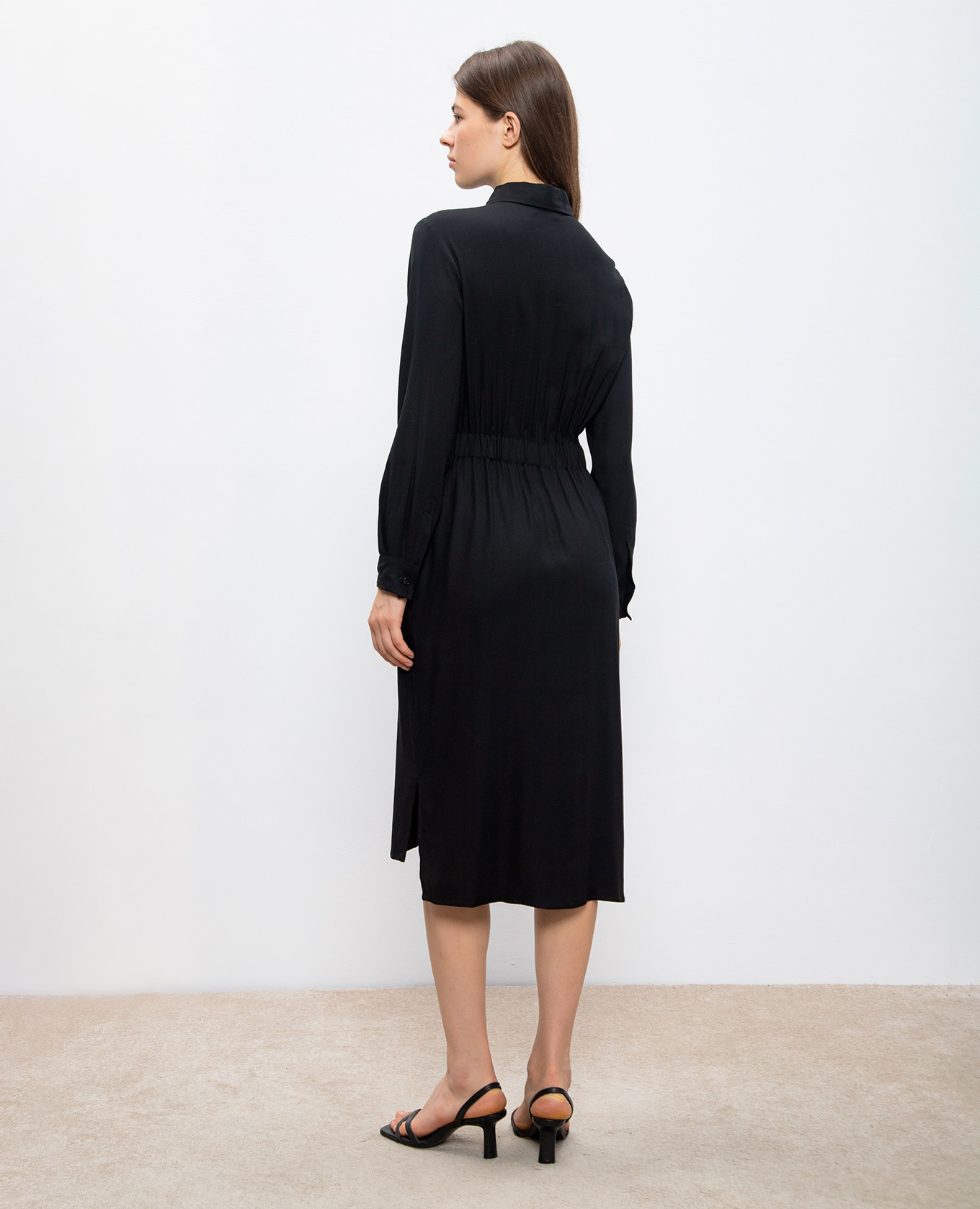 Black wool polo dress with monil chain Peserico 4