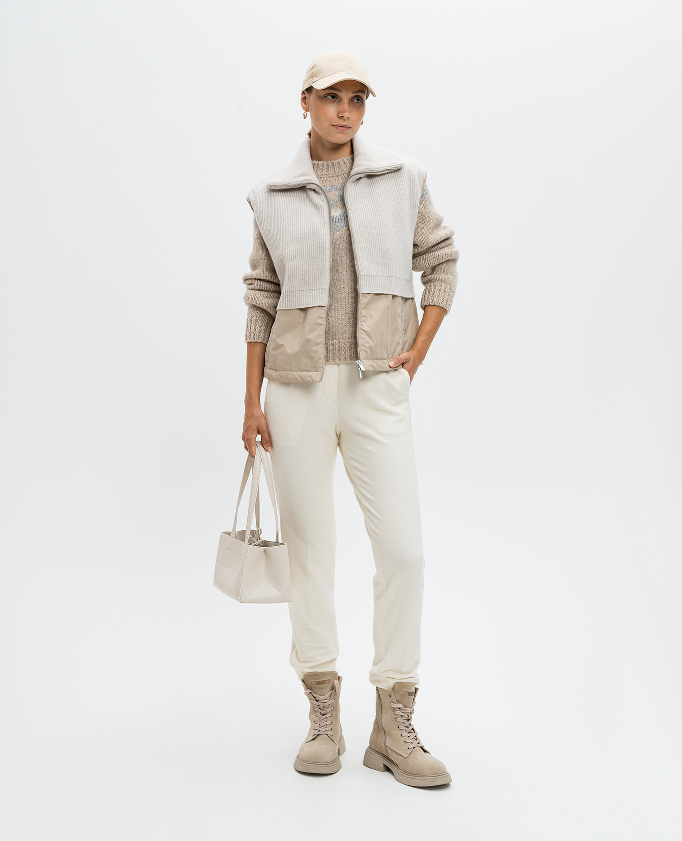 

Beige waistcoat with lurex and monil chain Peserico
