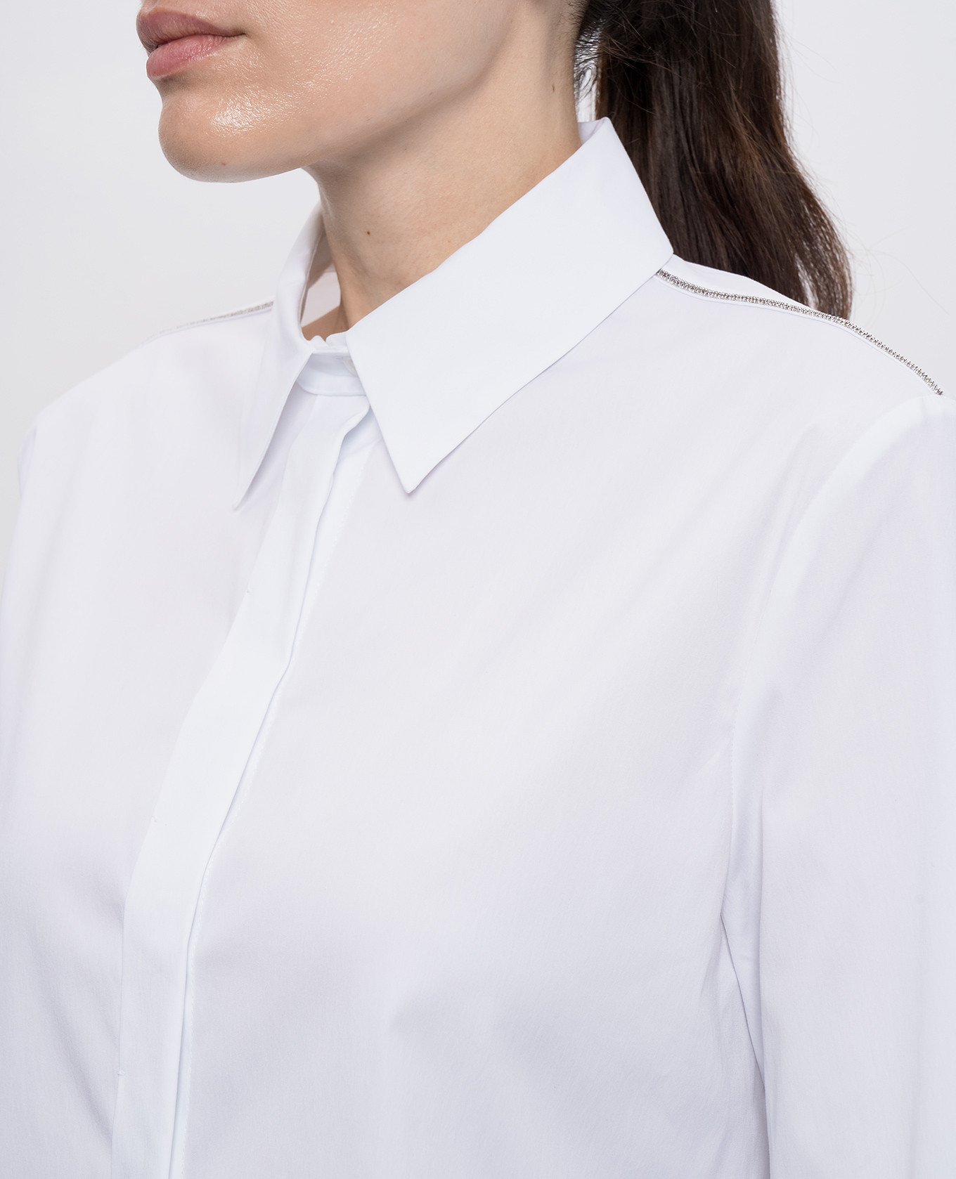 White shirt with a monil chain Peserico 5