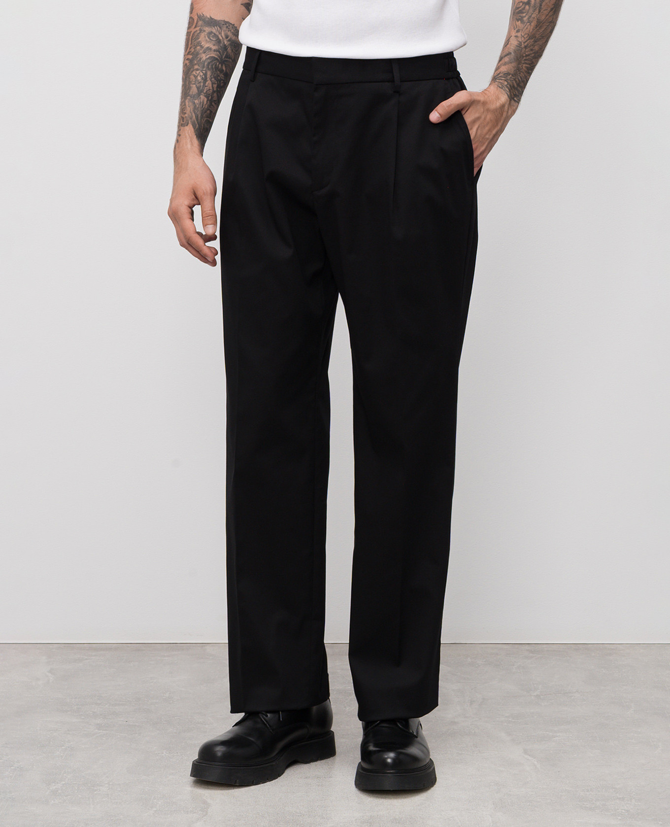 Black pants with embroidered monogram logo Dolce&Gabbana 3