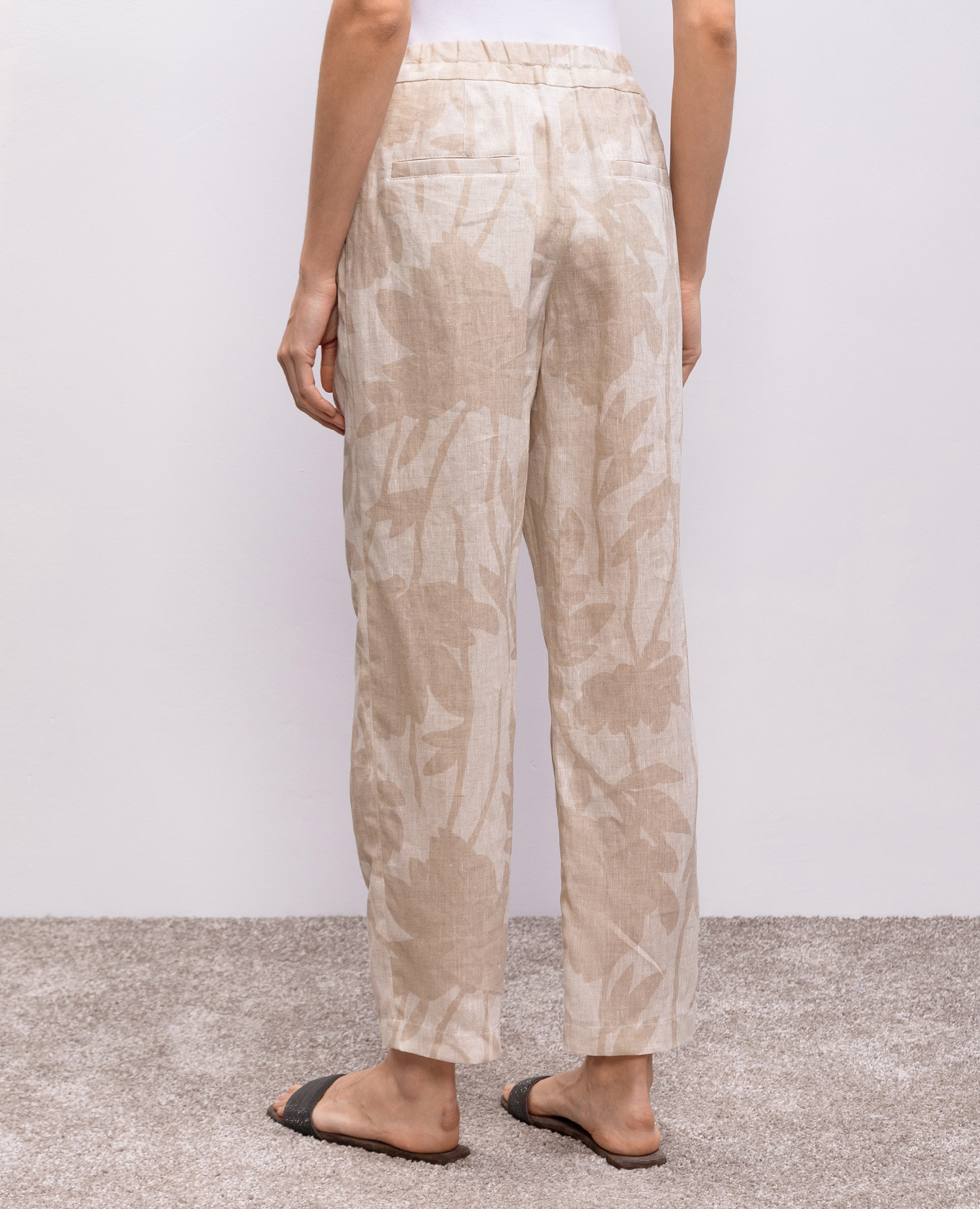 Beige linen pants with a floral pattern Brunello Cucinelli 4