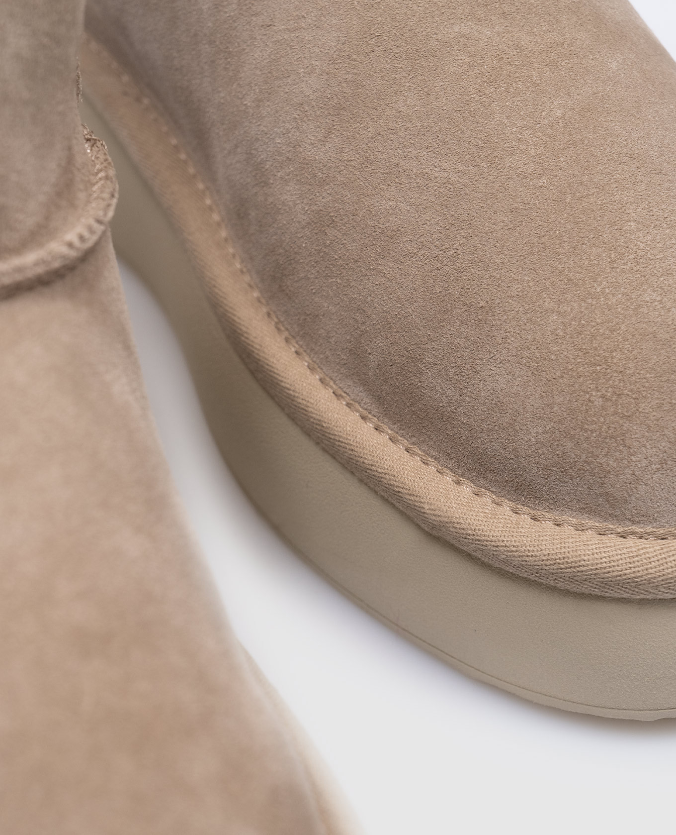 

Beige logo suede ugg boots Colors of california, Бежевый