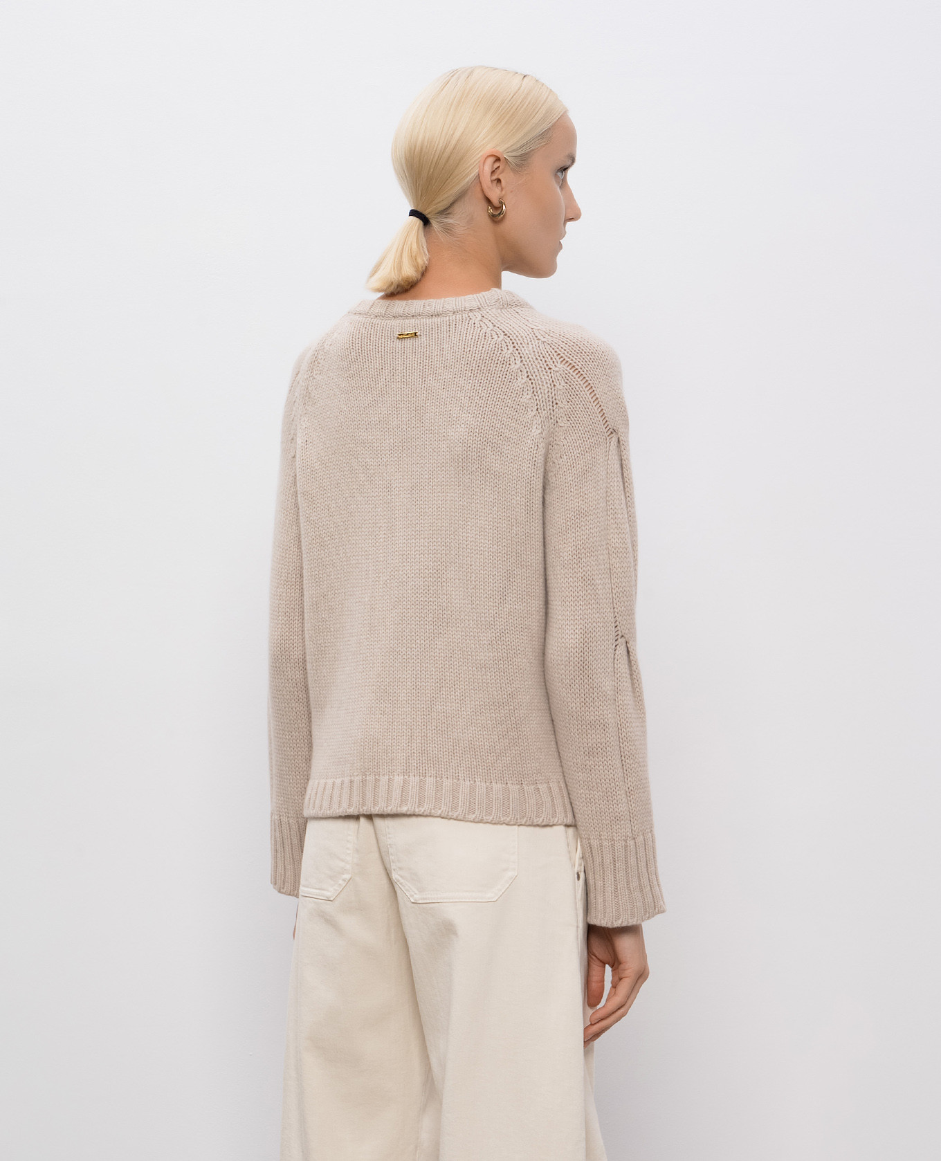 Beige cashmere sweater with textured pattern Enrico Mandelli 4