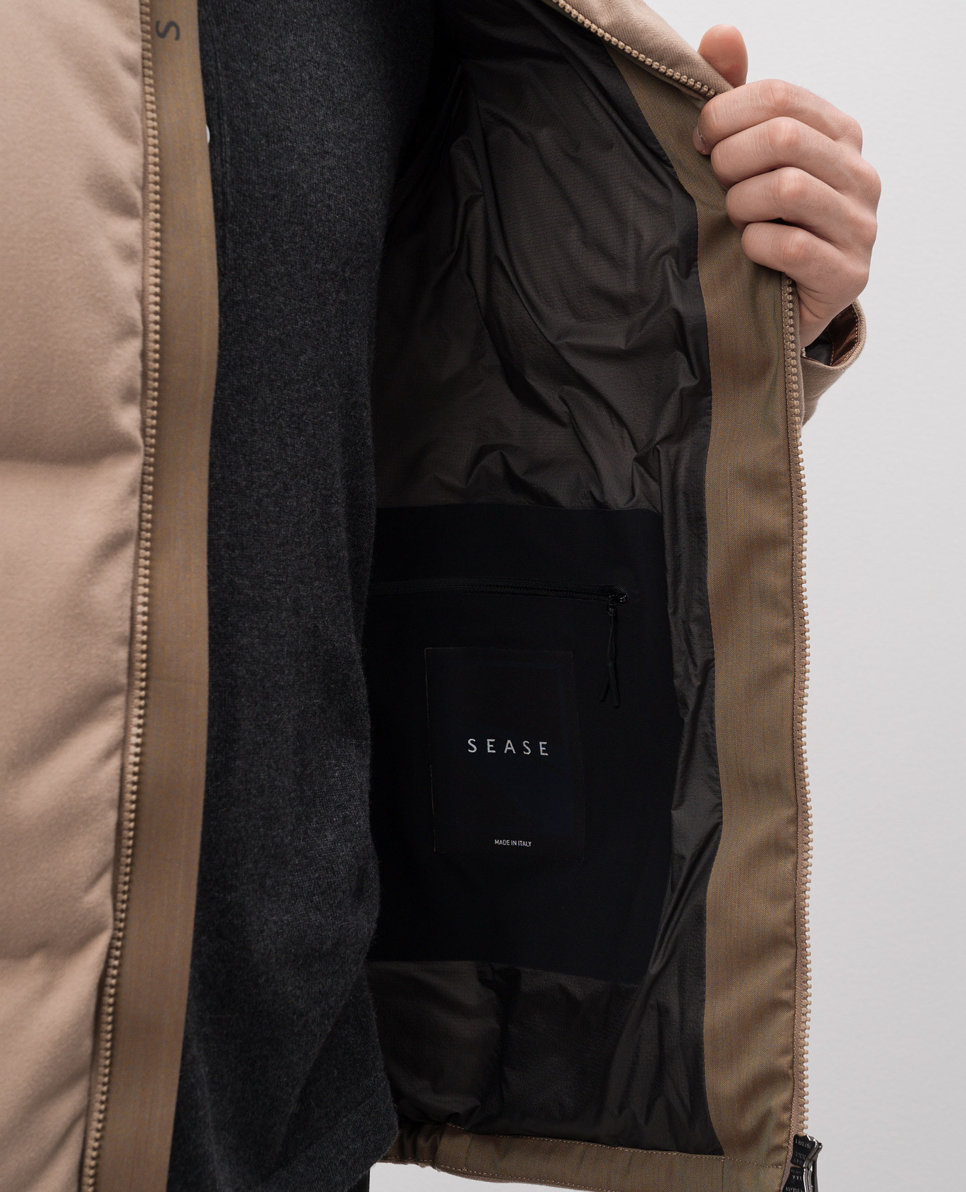 

Beige Tribeca down jacket with cashmere Sease